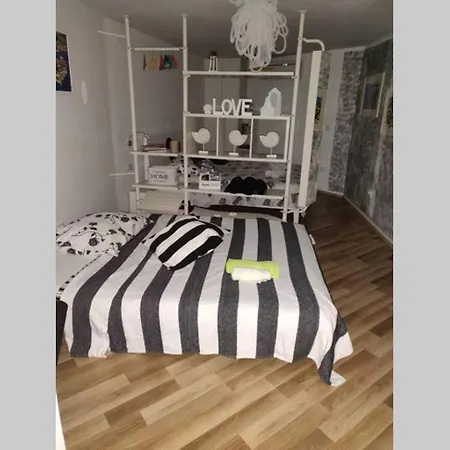 A Bright Hideaway Appartement